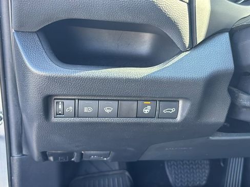 Used 2022 Toyota RAV4 XLE w/ Convenience Package AWD/4WD image 15