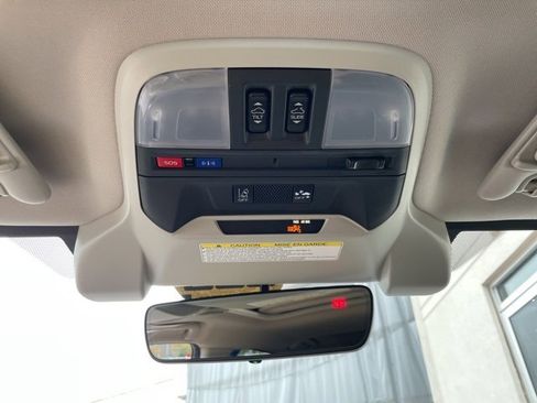 Used 2022 Subaru Crosstrek 2.5i Limited w/ Moonroof Package 2 image 20