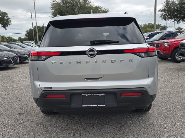 Certified 2025 Nissan Pathfinder SV FWD image 7