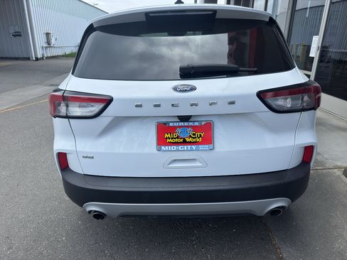 Used 2022 Ford Escape SE FWD image 11