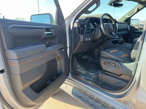 Used 2025 GMC Sierra 1500 AT4 w/ AT4 Premium Package image 9