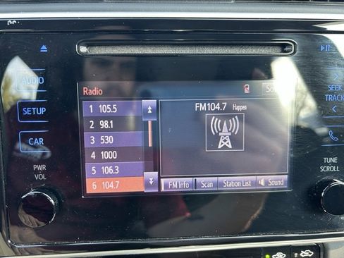 Used 2018 Toyota Corolla LE image 14