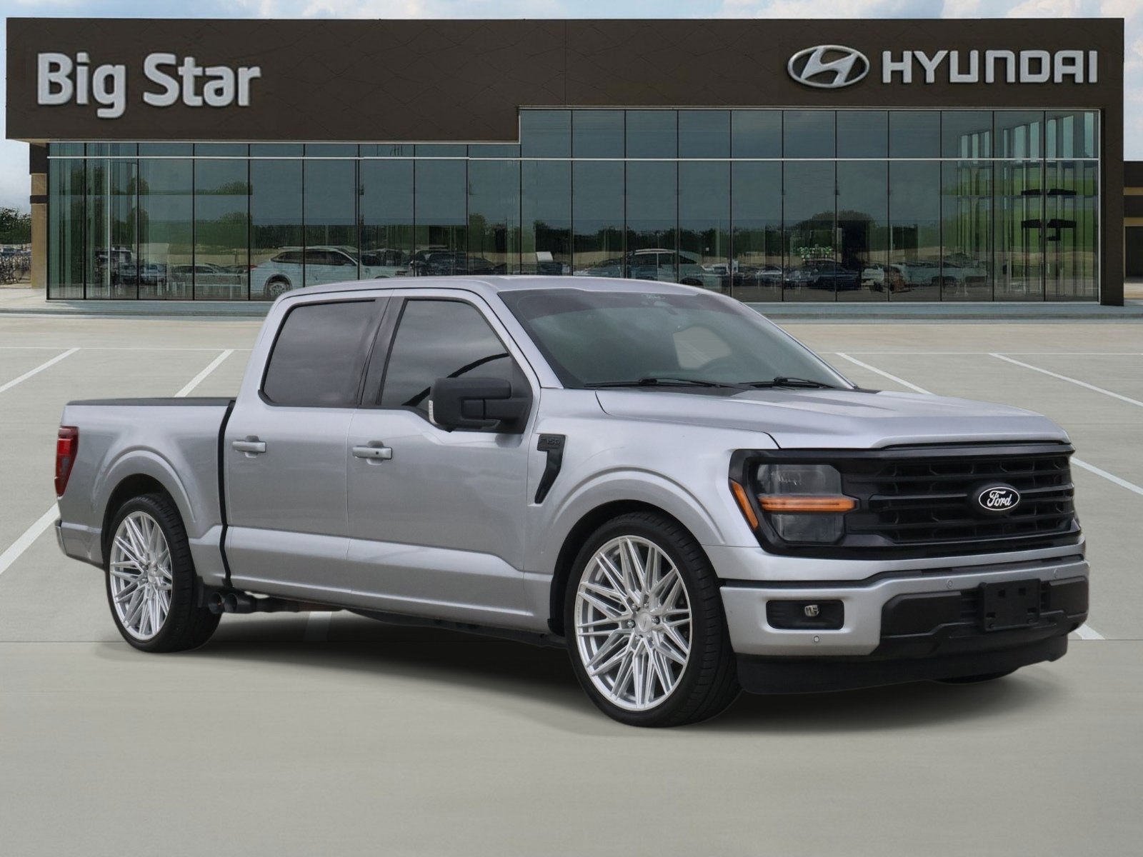 Used 2025 Ford F150 XLT w/ Equipment Group 302A MID RWD image 6