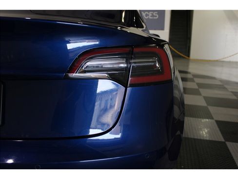 Used 2019 Tesla Model 3 Standard Range Plus image 11