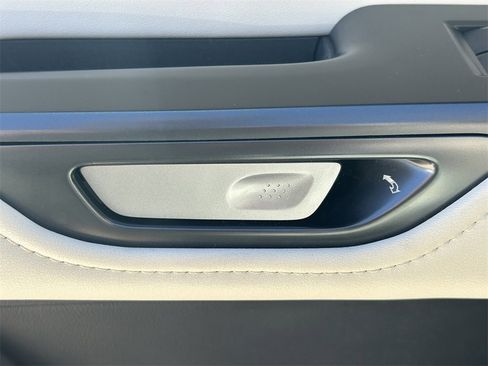 Used 2025 Lexus NX 300h AWD w/ Luxury Package image 23