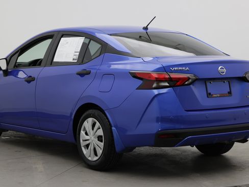 Used 2021 Nissan Versa S FWD image 6