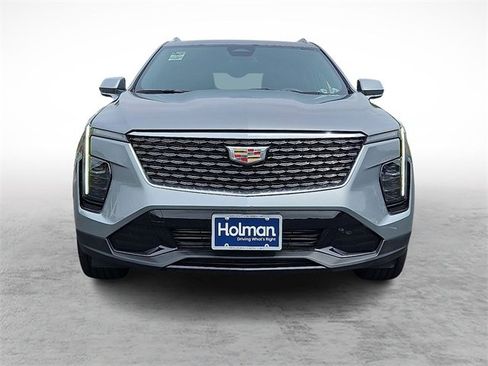 Used 2024 Cadillac XT4 Premium Luxury image 8