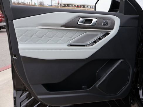 New 2026 Ford Explorer Platinum w/ LUX Leather Package image 23