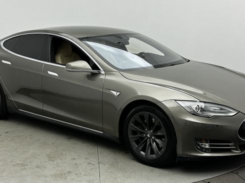 Used 2016 Tesla Model S 75D image 3