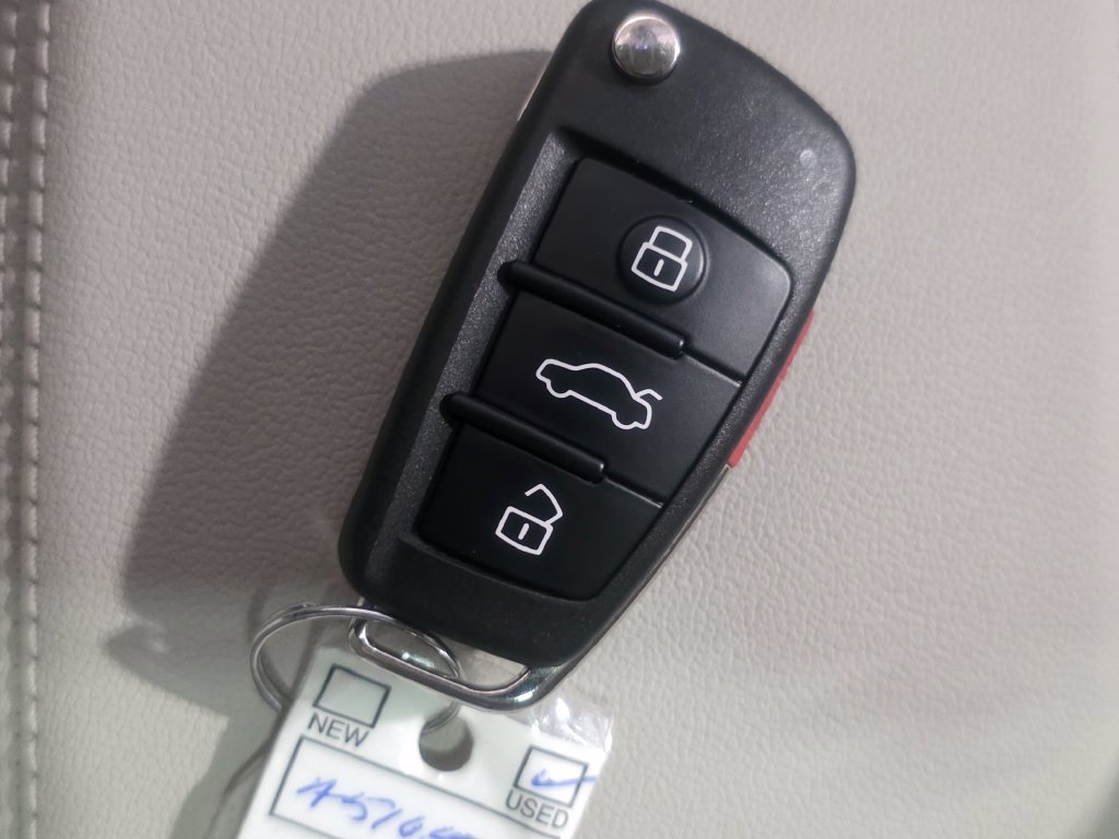 Certified 2025 Audi Q3 2.0T Premium w/ Convenience Package AWD/4WD image 36