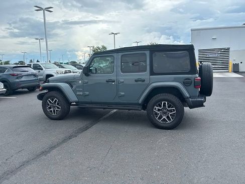 Used 2024 Jeep Wrangler Unlimited Sahara w/ Technology Group AWD/4WD image 15
