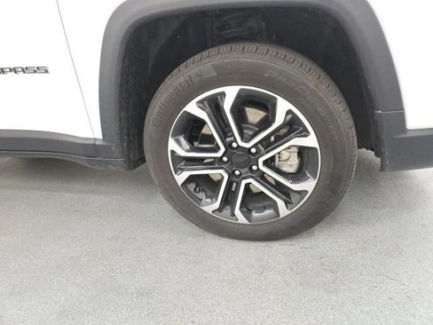 Used 2023 Jeep Compass Limited image 27