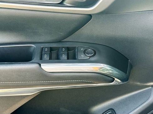 Used 2024 Chevrolet Traverse LS FWD image 17