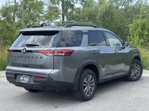 Certified 2025 Nissan Pathfinder SV w/ Black Appearance Package image 6