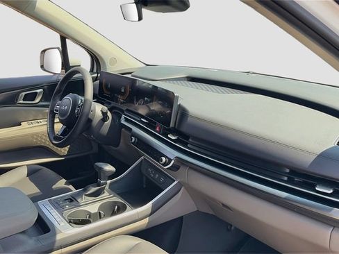 New 2026 Kia Carnival FWD image 29