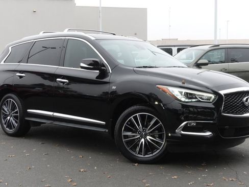 Used 2019 INFINITI QX60 Luxe w/ Sensory Package image 2