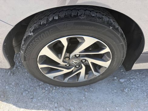 Used 2018 Honda Civic EX image 11