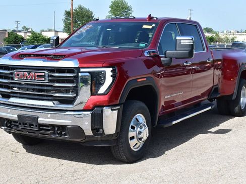 Used 2025 GMC Sierra 3500 SLT w/ SLT Premium Package AWD/4WD image 1
