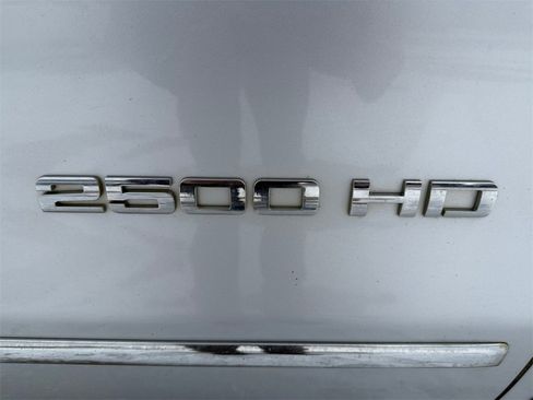 Used 2015 Chevrolet Silverado 2500 LTZ image 37