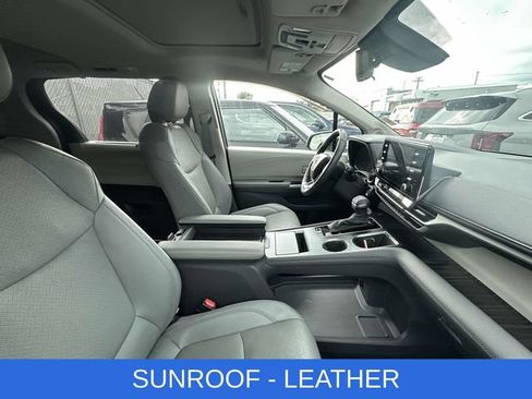 Used 2024 Toyota Sienna Limited AWD/4WD image 2
