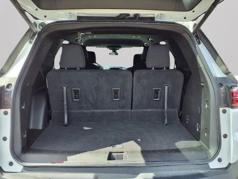 Used 2023 Chevrolet Traverse LT AWD/4WD image 9