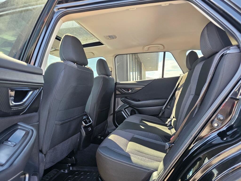 Used 2024 Subaru Outback Premium AWD/4WD image 17
