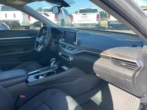 Used 2023 Nissan Altima 2.5 SV image 29