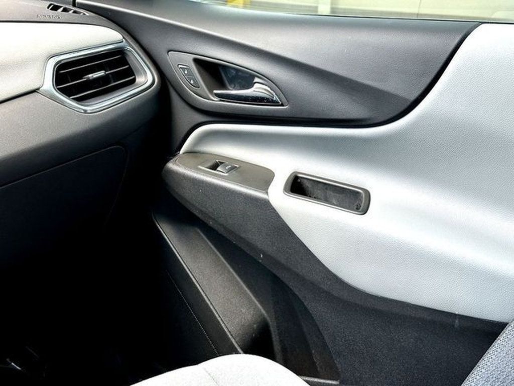 Used 2024 Chevrolet Equinox LS w/ LS Convenience Package FWD image 27