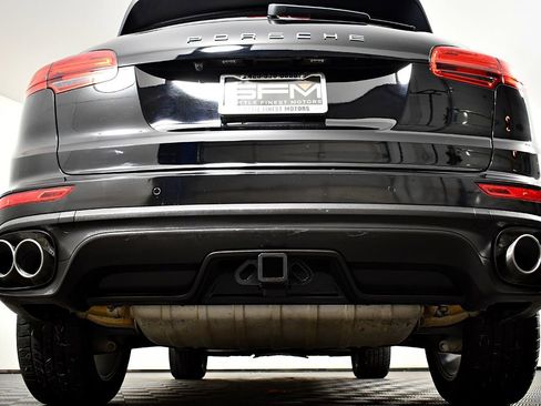 Used 2015 Porsche Cayenne S image 15