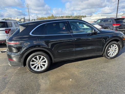 Used 2019 Porsche Cayenne AWD image 3