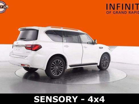 Used 2022 INFINITI QX80 Sensory image 7