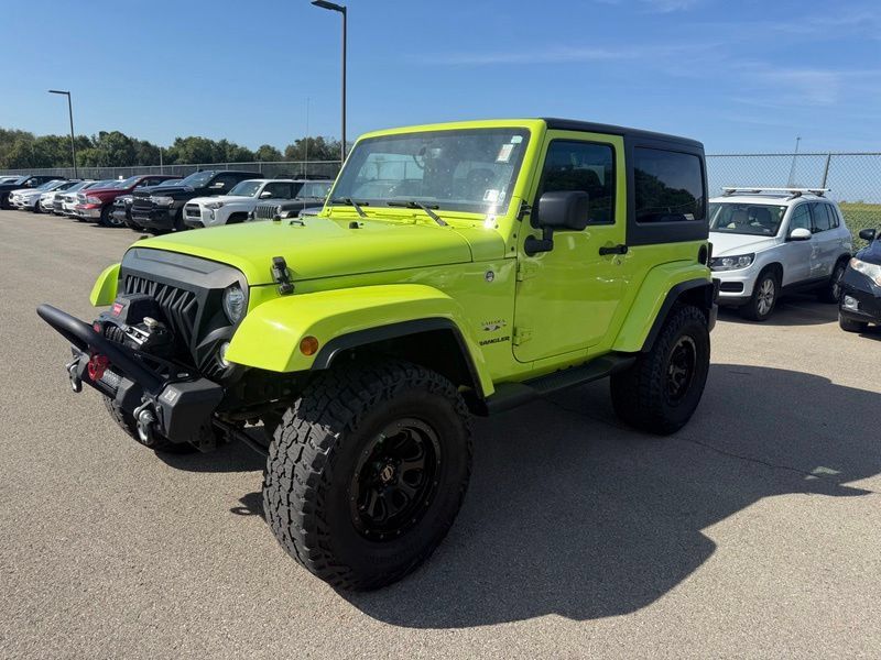 Used 2017 Jeep Wrangler Sahara AWD/4WD image 2