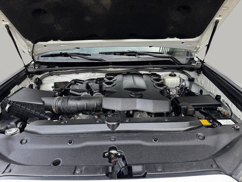 Used 2018 Toyota 4Runner SR5 Premium image 13