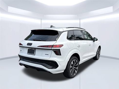 New 2026 Audi Q3 quattro 2.0T AWD/4WD image 5