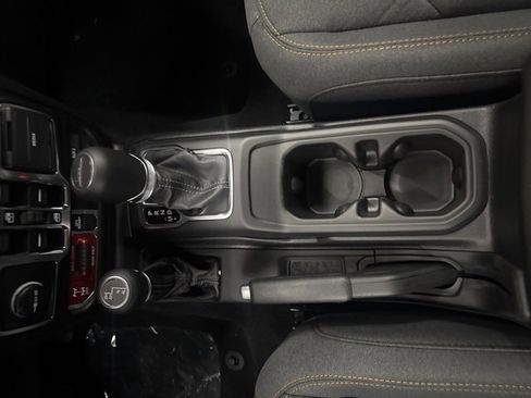 Used 2025 Jeep Gladiator Willys image 10