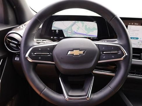 Used 2026 Chevrolet Equinox LT w/ Convenience Package II AWD/4WD image 11
