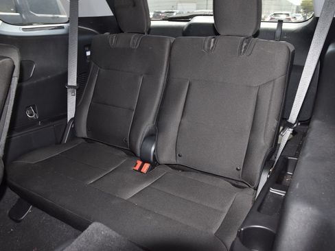 Used 2021 Ford Explorer XLT RWD image 12