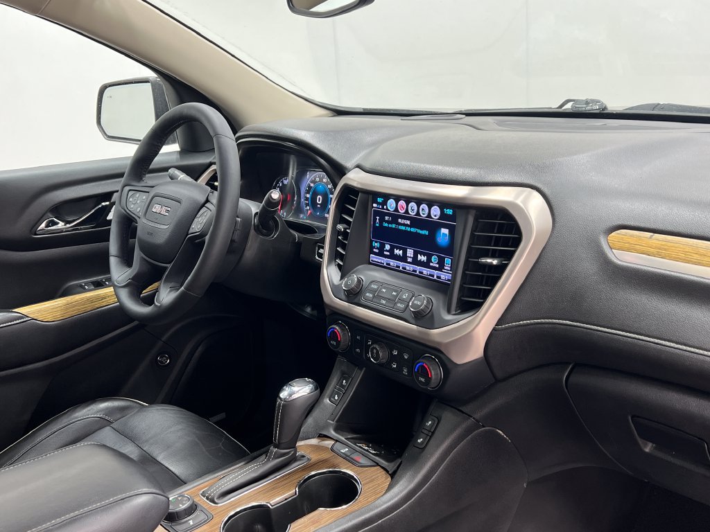Used 2017 GMC Acadia Denali w/ Technology Package AWD/4WD image 23