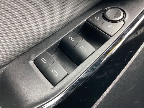 Used 2025 Chevrolet Equinox LT image 25