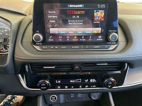 Used 2022 Nissan Rogue SV AWD/4WD image 22