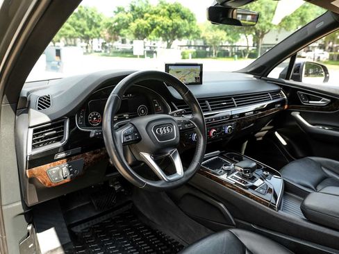 Used 2019 Audi Q7 3.0T Premium Plus w/ Premium Plus Package AWD/4WD image 3