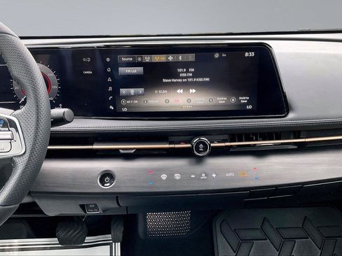 Certified 2023 Nissan Ariya FWD image 6