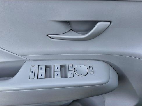 Used 2025 Hyundai Kona SEL FWD image 17