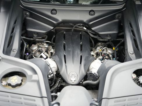 Used 2022 Maserati MC20 Coupe image 14