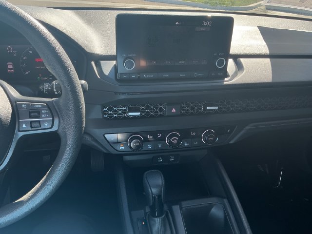Certified 2023 Honda Accord EX image 17
