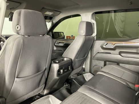 Used 2024 Chevrolet Silverado 1500 RST w/ Z71 Off-Road Package AWD/4WD image 15