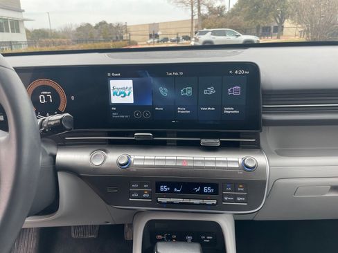 Used 2025 Hyundai Kona SEL image 17