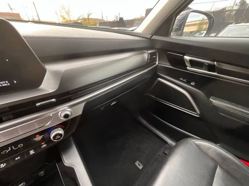 Used 2023 Kia Telluride LX image 22