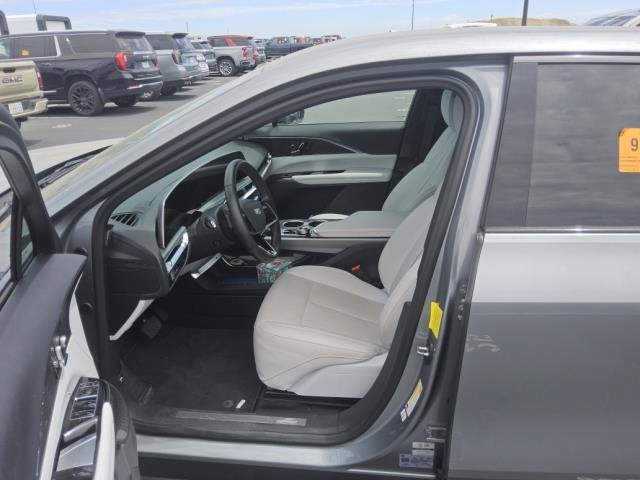 Used 2024 Cadillac Lyriq Sport RWD image 3