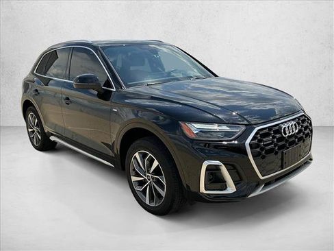 Used 2023 Audi Q5 2.0T Premium w/ Convenience Package AWD/4WD image 3
